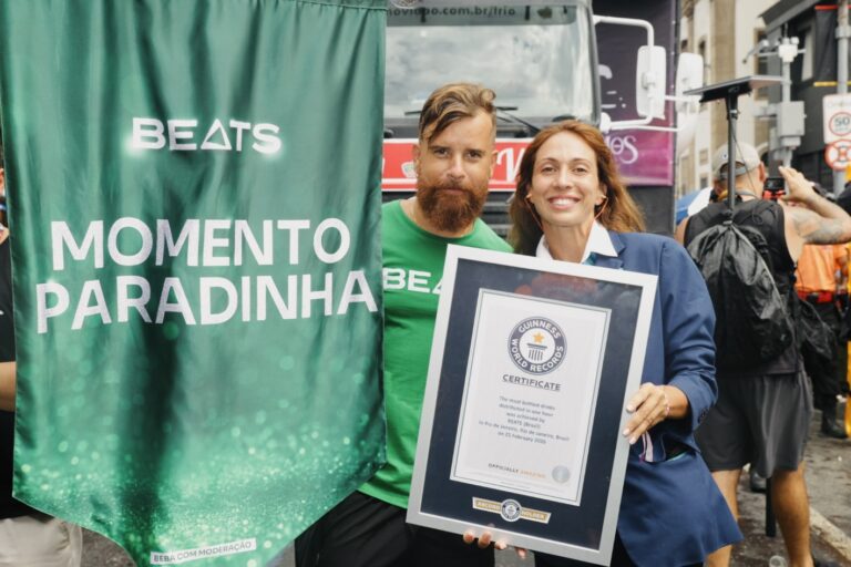 Beats conquista título no GUINNESS com maior distribuição de garrafas de água em uma hora