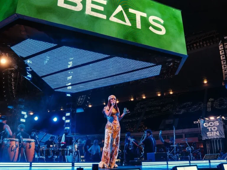 Nos Ensaios da Anitta, Beats leva ação com água gratuita para os anitters