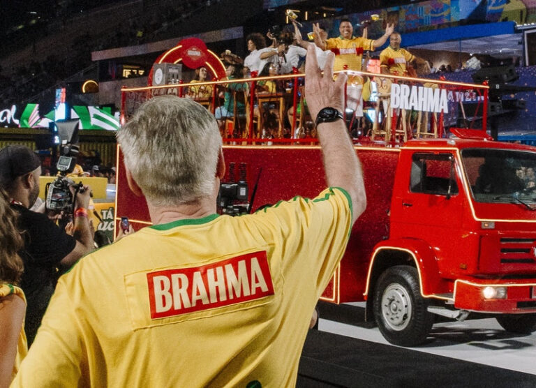 Brahma encerra tour de Carnaval com Carlo Ancelotti em clima de Copa