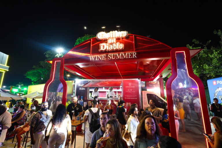 Casillero del Diablo invade o Carnaval de Salvador com ativações e leva vinho para a folia