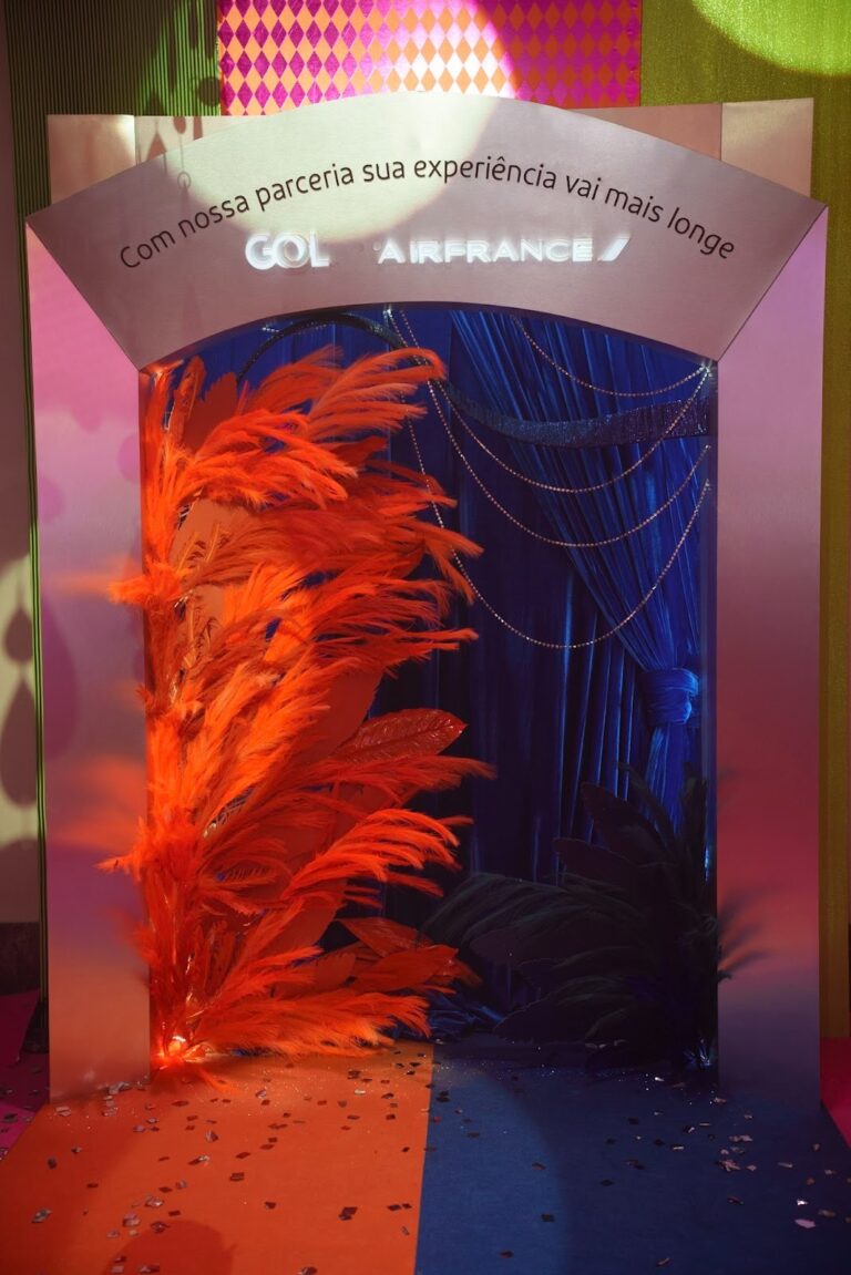 GOL e Air France-KLM criam portal imersivo no Baile da Vogue assinado pela Blood