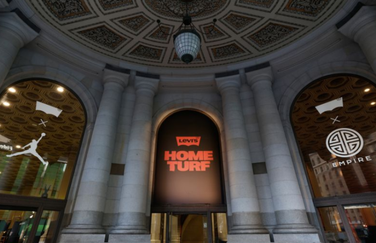 Levi’s leva Ludmilla ao Super Bowl LX em projeto global de ativações