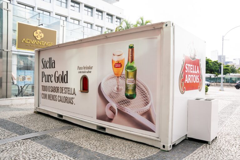 Stella Artois transforma OOH interativo em experiência de degustação no Rio