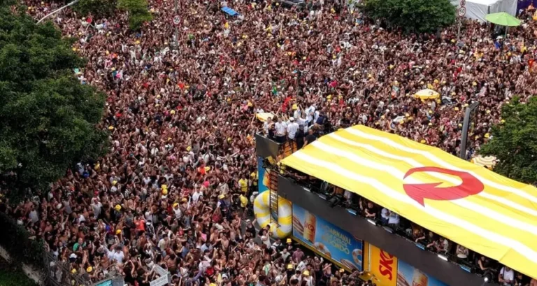 Superlotação no bloco Skol causa tumulto no show de Calvin Harris