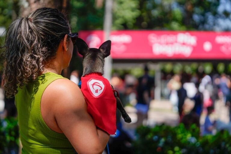 Bradesco realiza Super Pix Dog Day na matriz de Osasco