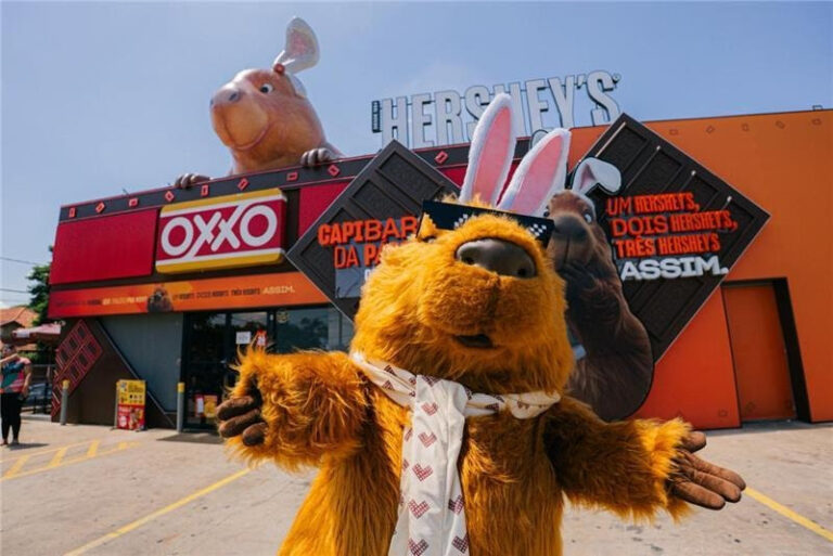 OXXO lança campanha de Páscoa 2026 com descontos e loja temática com a Hershey’s
