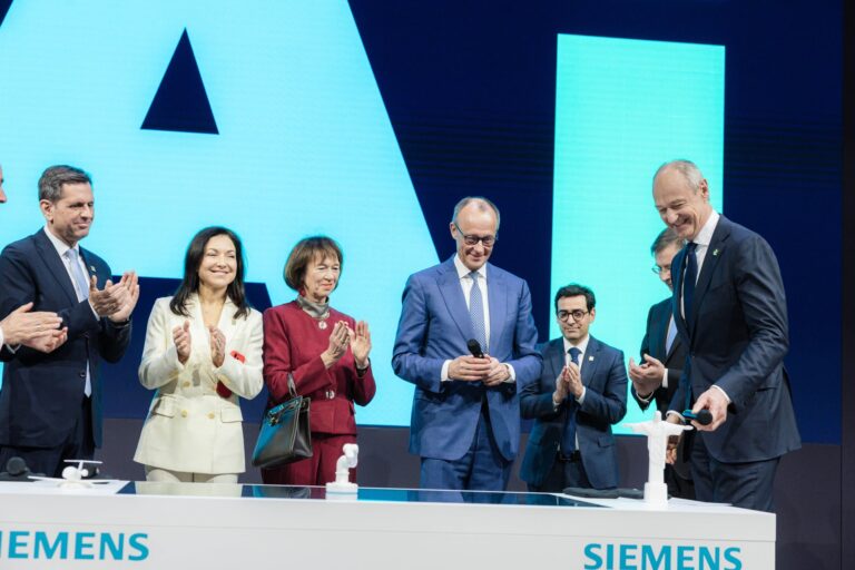 Siemens Brasil coloca Cristo Redentor no centro da Hannover Messe 2026