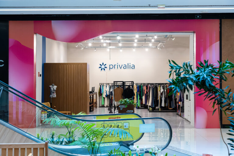 Privalia traz curadoria premium para o físico com loja pop-up em SP