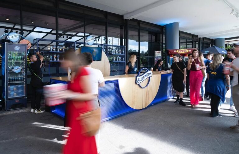 Blue Moon leva seu ritual sensorial à SP-Arte 2026