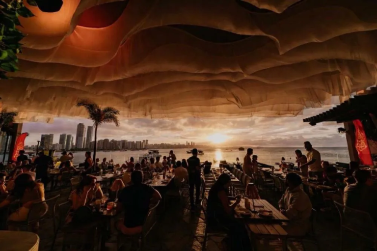 Esttaleiro e Aperol transformam o pôr do sol de Fortaleza em plataforma de experiência