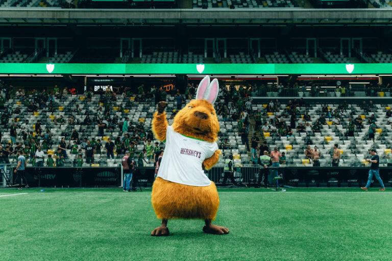 Hershey’s leva Capibarra para substituir Coelhão no jogo do América Mineiro