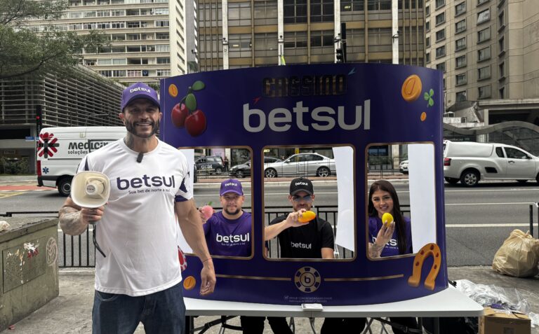 Betsul leva “cassino humano” à Paulista com lição sobre jogo responsável