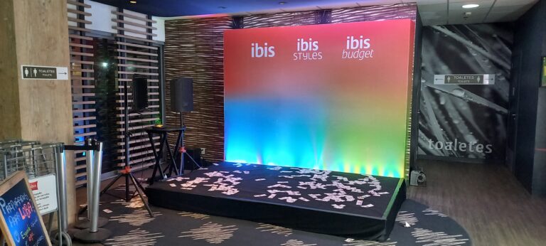 Ibis transforma hotéis em pontos de encontro para fãs durante show de Shakira