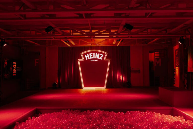 Heinz lança Ketchup Heinz Zero no Brasil com experiência sensorial em SP