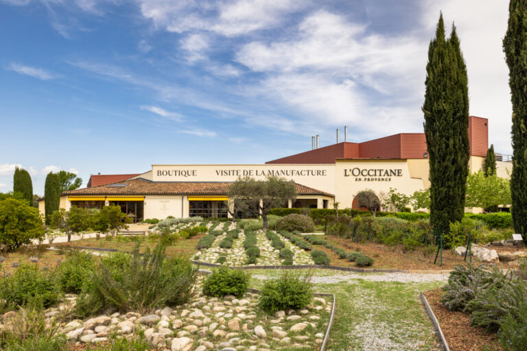 L’Occitane transforma fábrica histórica e abre primeira flagship 