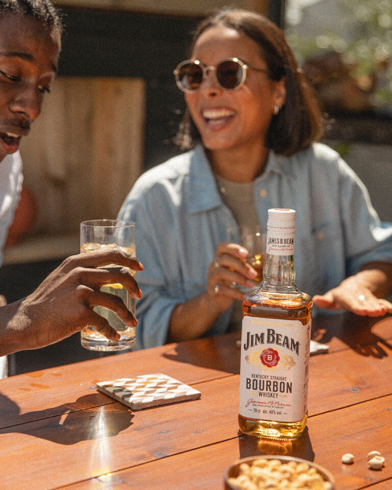 Jim Beam entra em quadra na NBA House 2026 