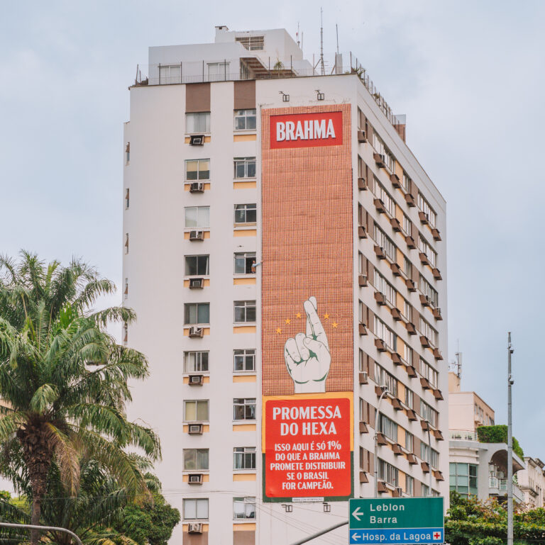 Brahma transforma promessa para o Hexa em ativação com 10 mil latas no Rio