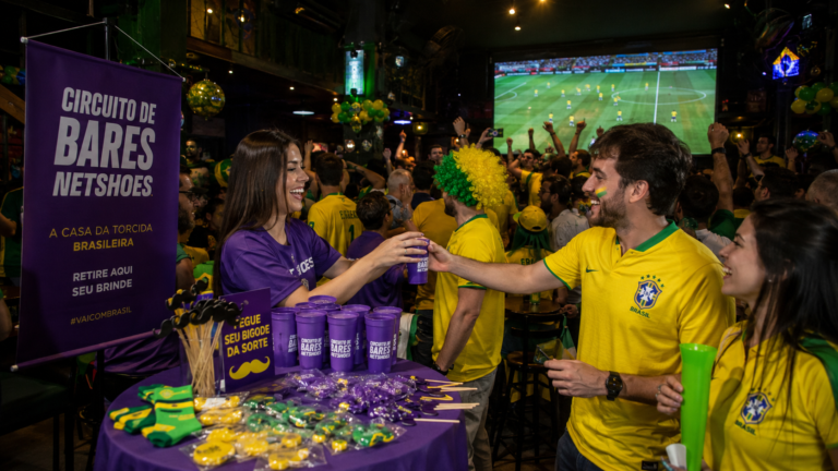 Netshoes promove circuito de bares em São Paulo durante jogos do Brasil