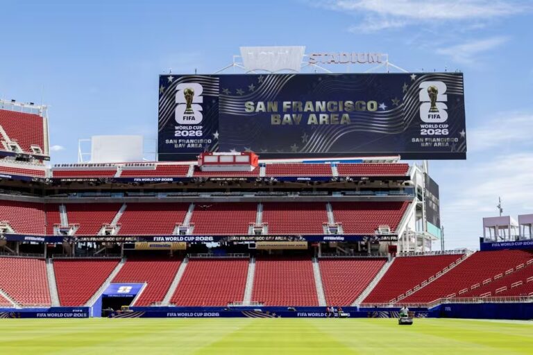 Levi's alfineta regras da FIFA ao cobrir sua logo no Levi's Stadium
