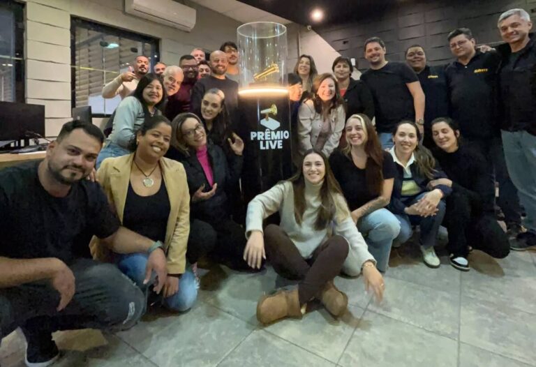 Megafone Tour entra na segunda fase com parada na Titan Cenografia