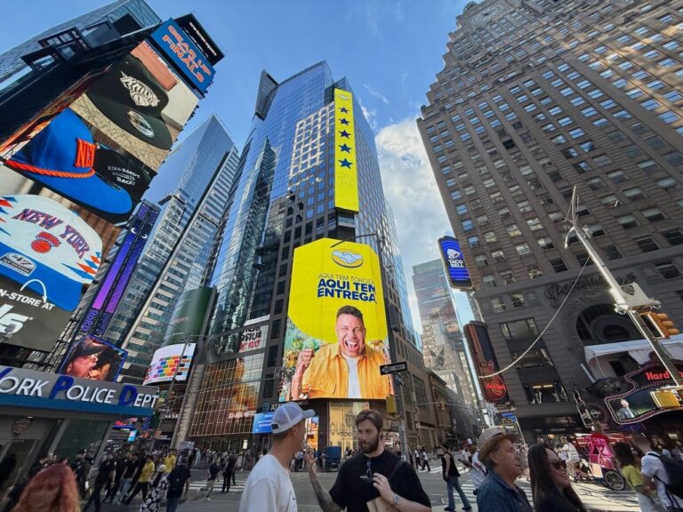 Mercado Livre ocupa telas da Times Square em ação relâmpago para torcedores brasileiros