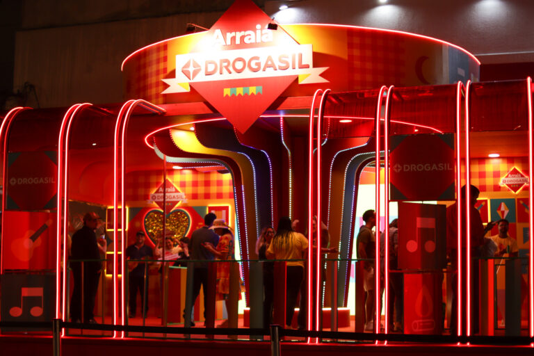 RD Saúde leva Arraiá da Raia Drogasil a mais de 3.600 farmácias pelo Brasil