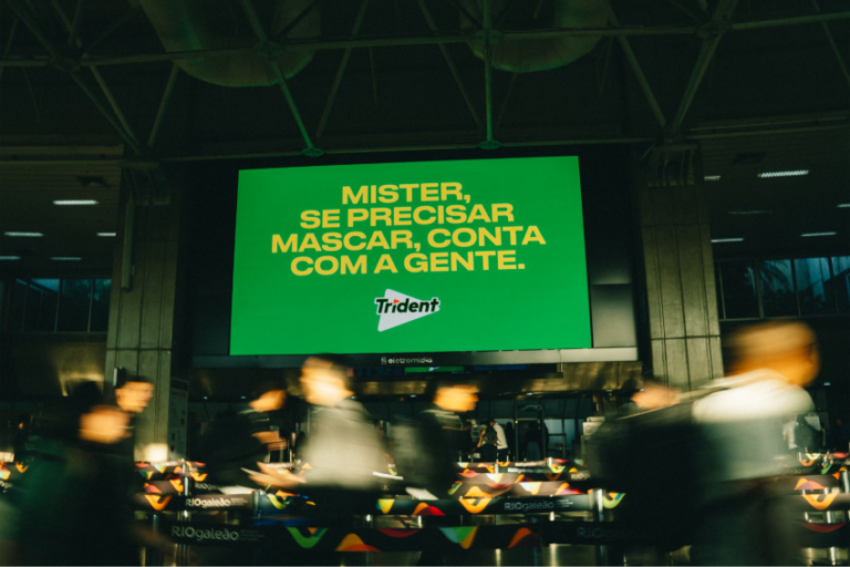 Trident hackeia embarque da Seleção e convida Ancelotti para mascar