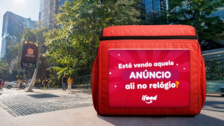 iFood leva bag gigante com IA à Avenida Paulista