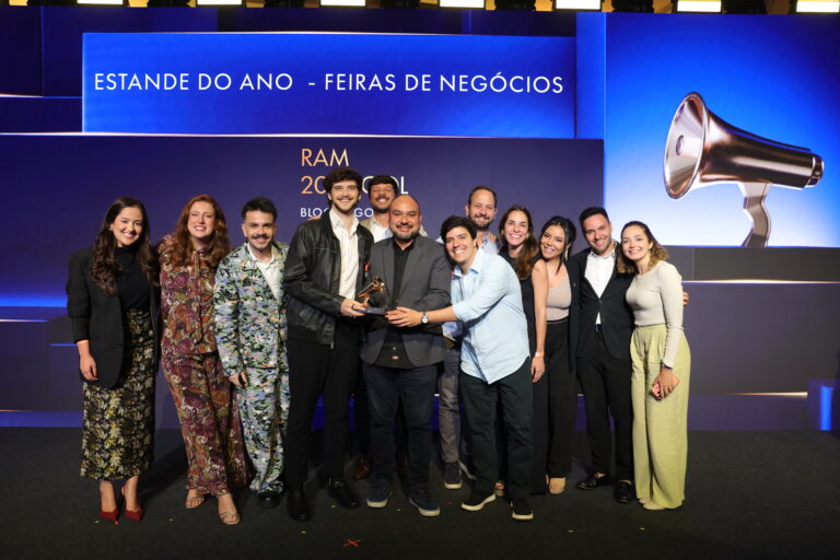 blood conquista Estande do Ano para Feiras de Negócios no Prêmio Live 2026