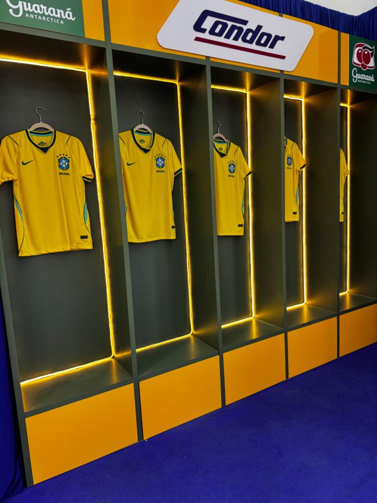Condor e Guaraná Antarctica transformam loja em Curitiba em experiência da Copa do Mundo