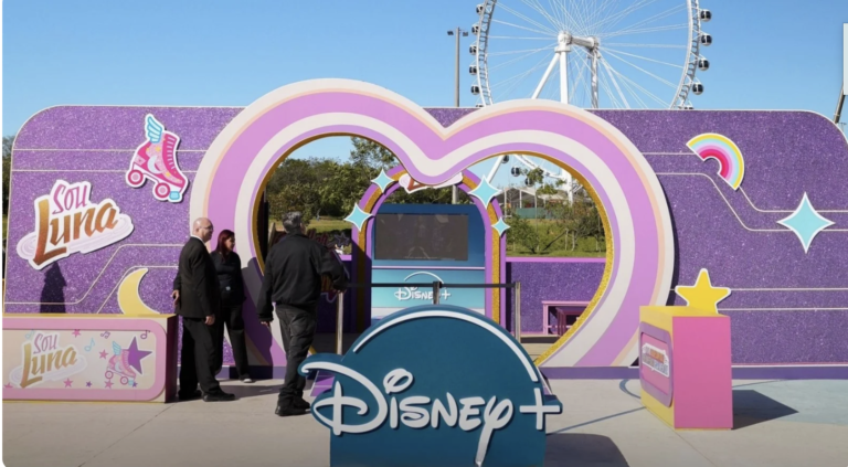 Disney+ cria experiência de Sou Luna com pista de patinação no Parque Villa-Lobos