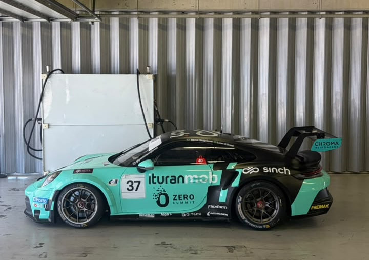 IturanMob participa da Porsche Cup em Portugal com carro adesivado 