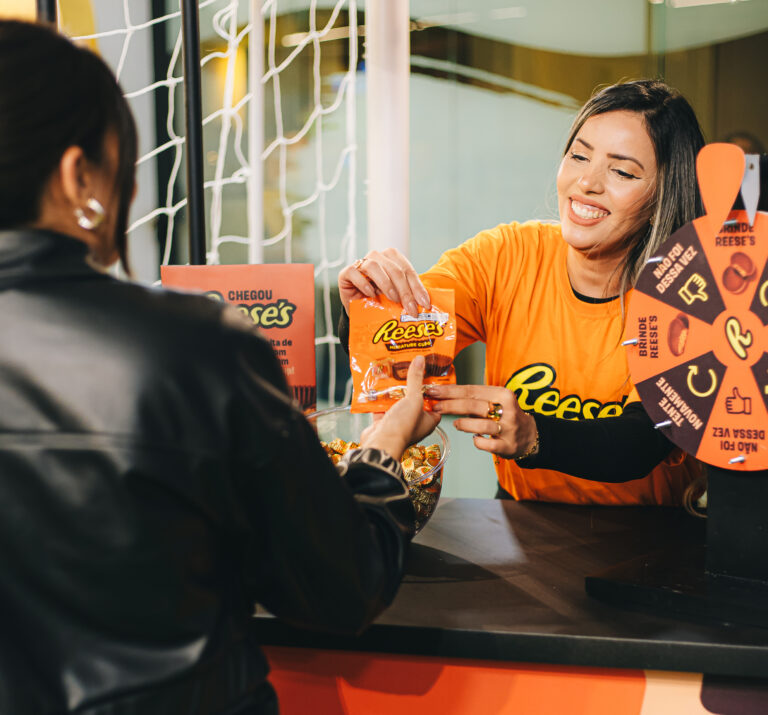 Reese’s celebra Dia Mundial do Chocolate com ação itinerante em escritórios de SP