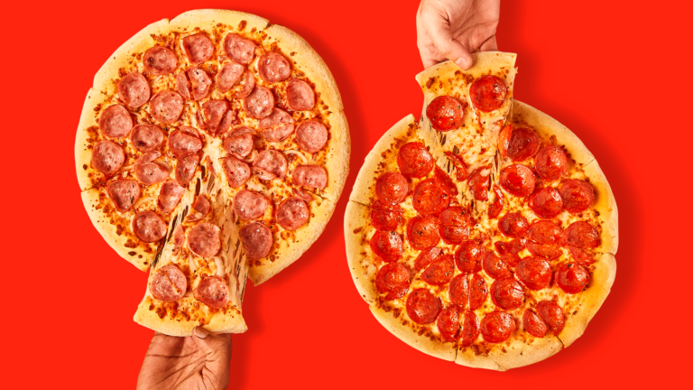 Domino’s distribui pizzas gratuitas para “xarás” da marca