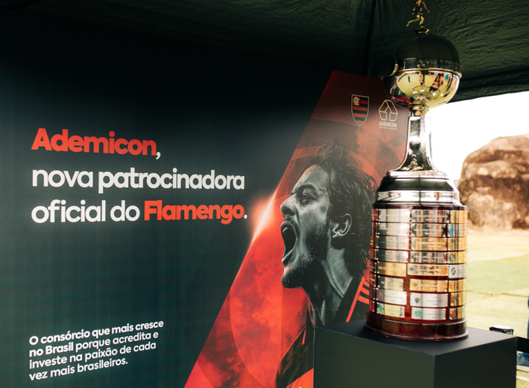 Ademicon leva taça da Libertadores do Flamengo ao Recreio Shopping