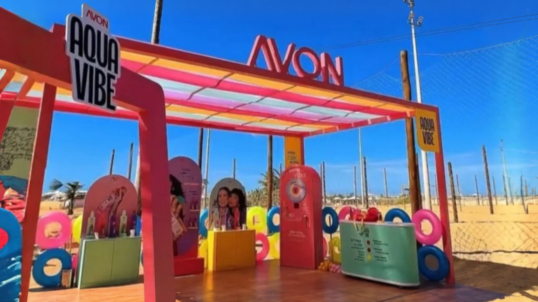 Avon leva ativação de Aquavibe às praias de Recife e Fortaleza