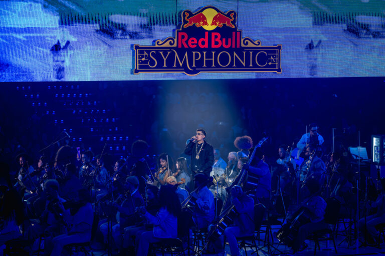 MC Hariel transforma estreia brasileira do Red Bull Symphonic em baile funk