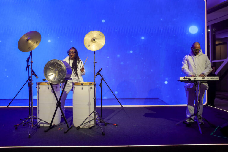 Percutindo abre Prêmio Live 2026 com música inédita e instrumentos sustentáveis
