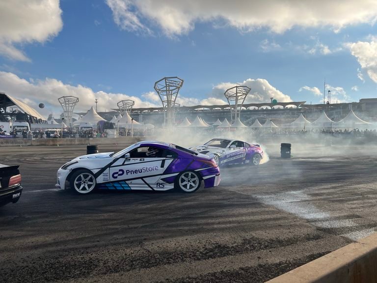 PneuStore leva shows de drift e voltas rápidas ao Festival Interlagos 2026