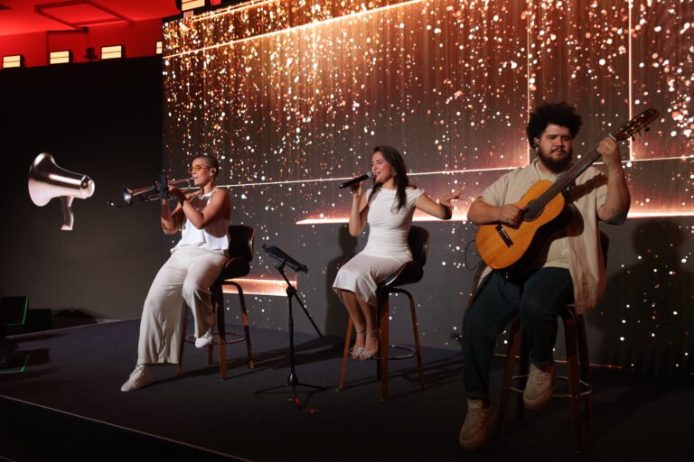 Coruja Soluções Musicais cria intervenções ao vivo para o Prêmio Live 2026