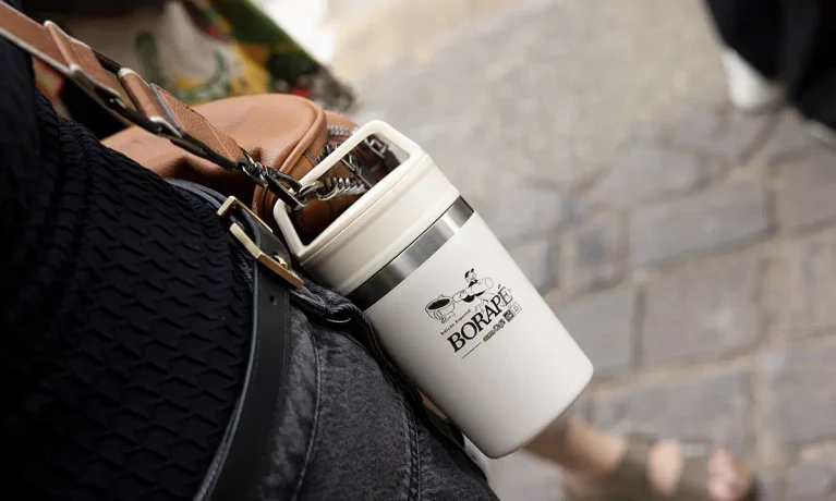 Stanley 1913 leva cafés especiais e mugs térmicas ao Borapé com Café