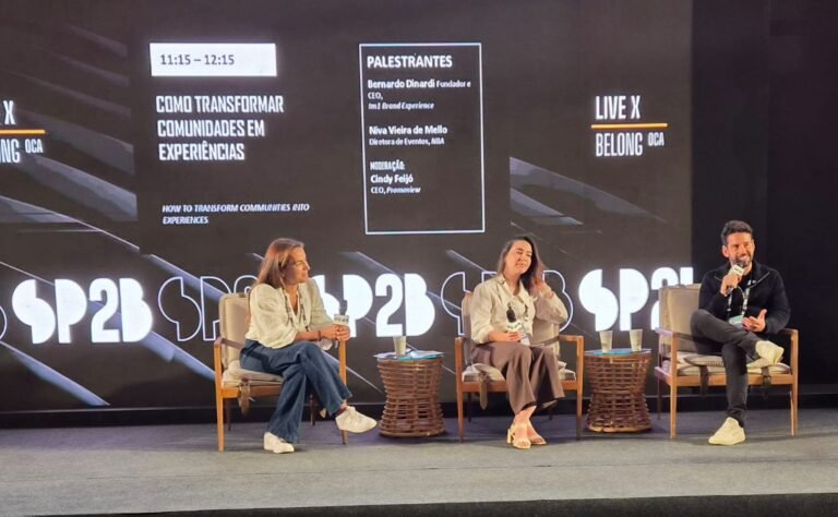 Cindy Feijó foi mediadora de painel sobre comunidades e experiências no SP2B