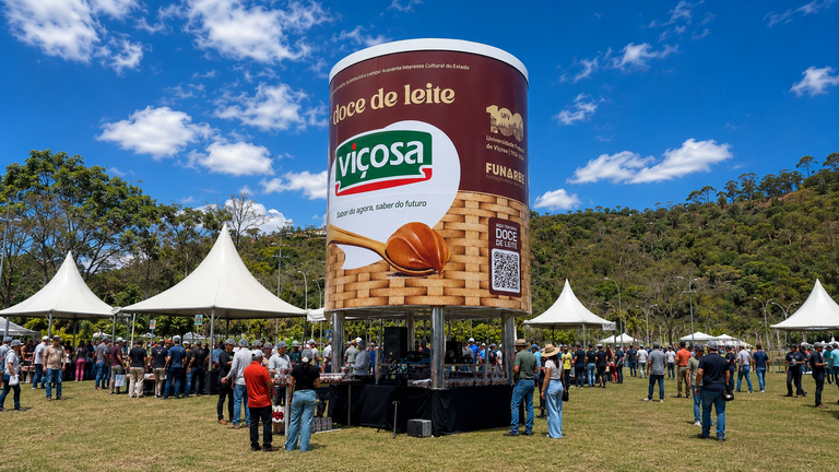 Doce de Leite Viçosa enche lata gigante e distribui mais de 10 mil potes
