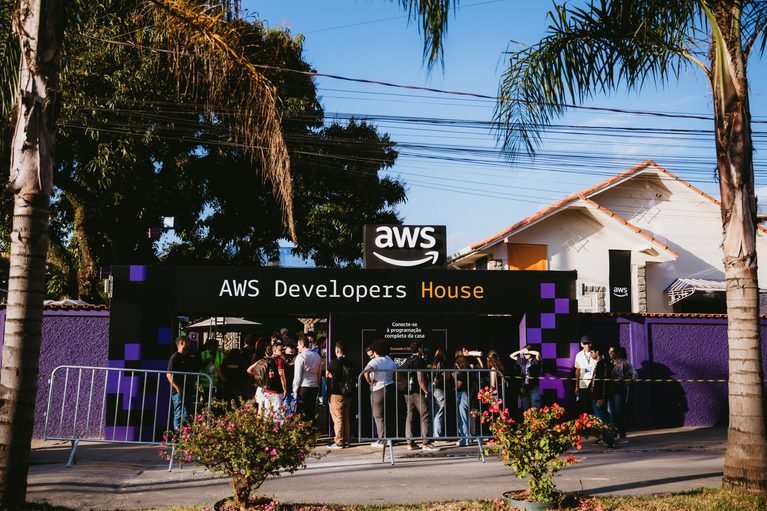 AWS Developers House reuniu aprendizado e experimentação no HackTown 2026