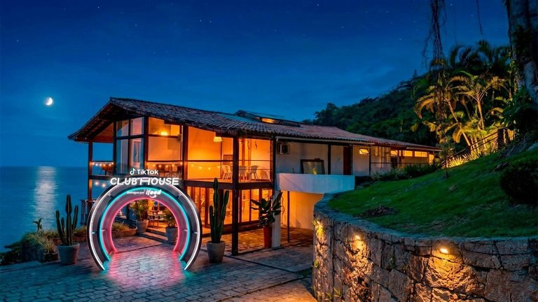 TikTok estreia ClubHouse no Brasil com experiências de oito marcas