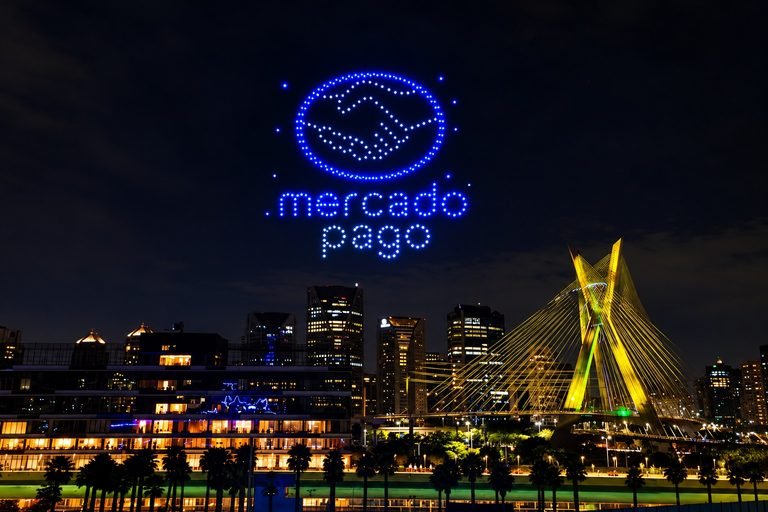 Mercado Pago anuncia estreia no The Town com benefícios para clientes e ação na Ponte Estaiada
