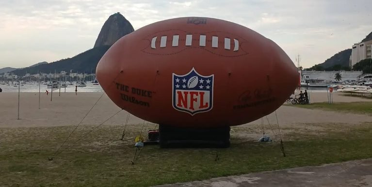 NFL toma o Rio com ativações: bola gigante, escultura de areia, galeria e mais