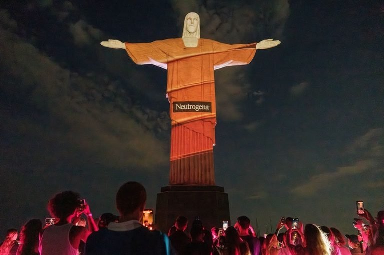 Neutrogena lança Sun Fresh Bastão Efeito Make-up com experiência no Cristo Redentor