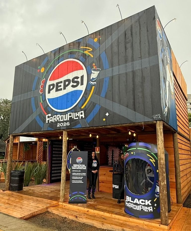 Pepsi cria lata gigante com caça a brindes no Acampamento Farroupilha