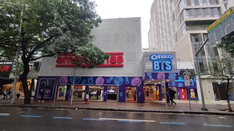 Oreo e Americanas abrem loja-conceito inspirada no BTS em Ipanema